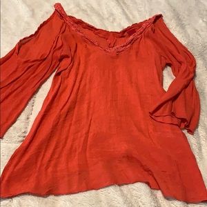 Daytrip flowy cold shoulder top